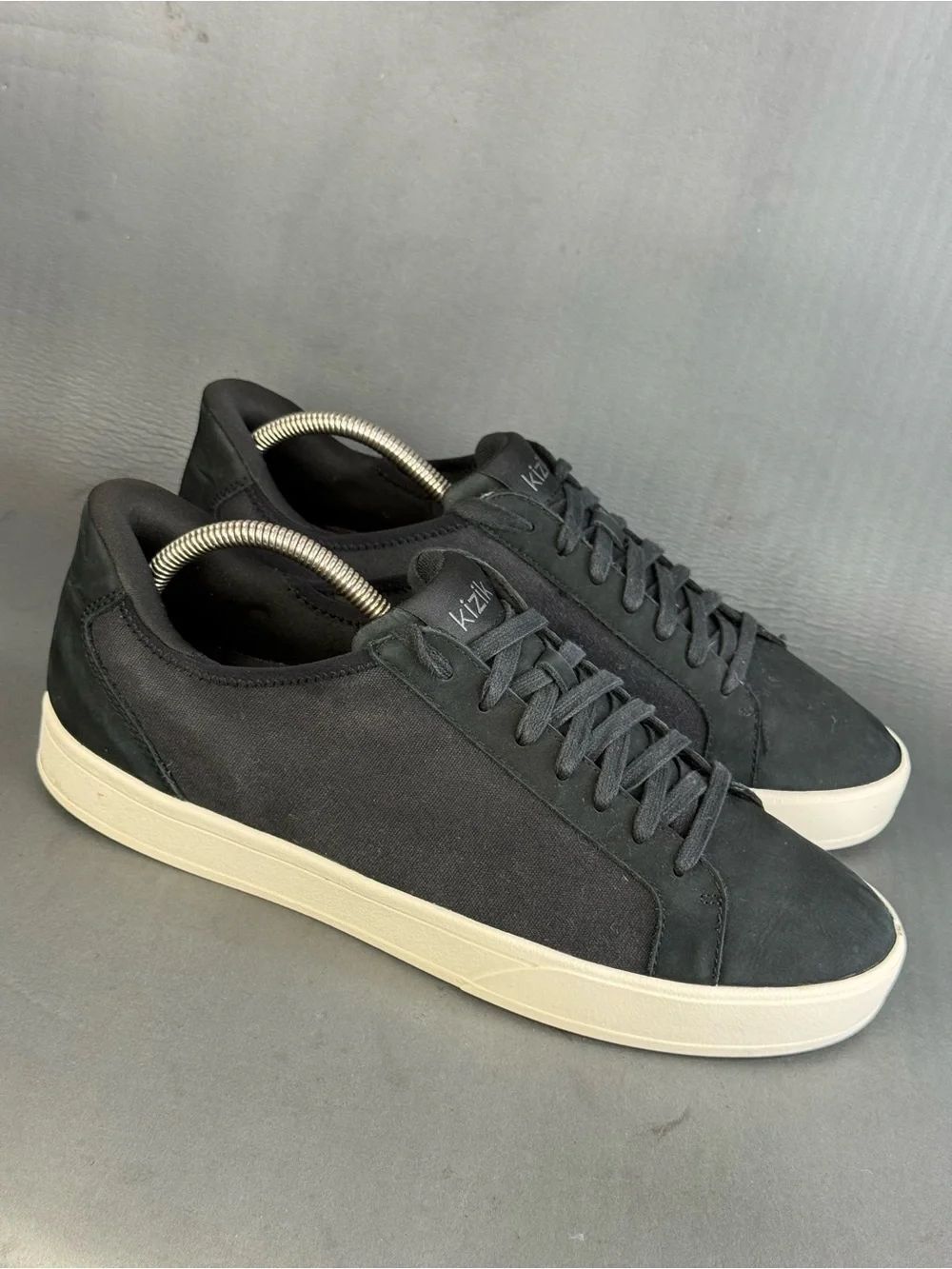 Kizik Irvine black sneaker shoes men’s size 11